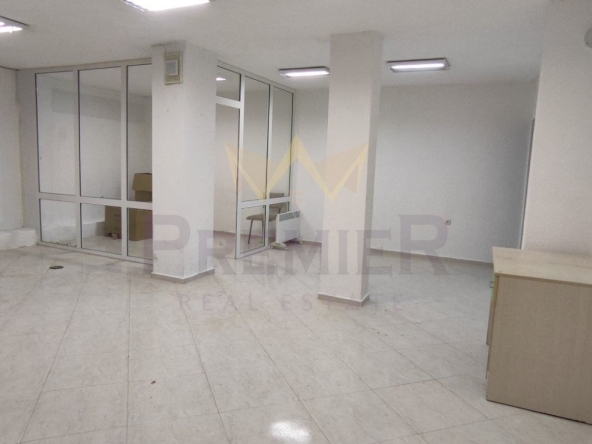 Дава се под наем Офис в Варна, Център - 70 кв.м за 357 € - Снимка #1