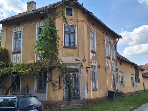 Къща в с. Беглеж, Област Плевен - 200 кв.м за 63 €/кв.м - Снимка #1