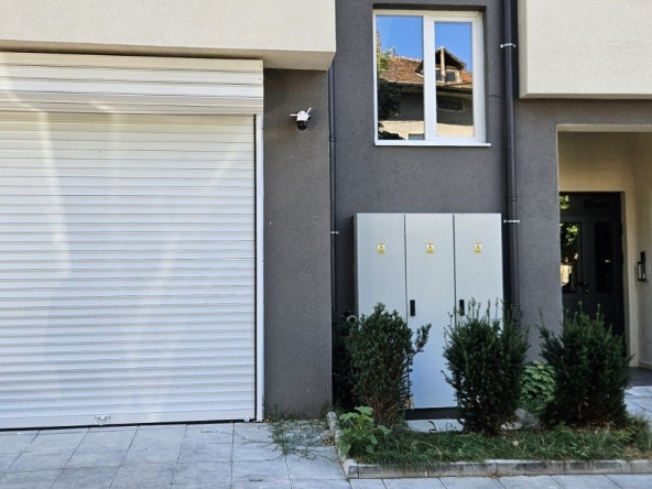 Дава се под наем Гараж / Паркомясто в София, Надежда 1 - 20 кв.м за 204 € - Снимка #1