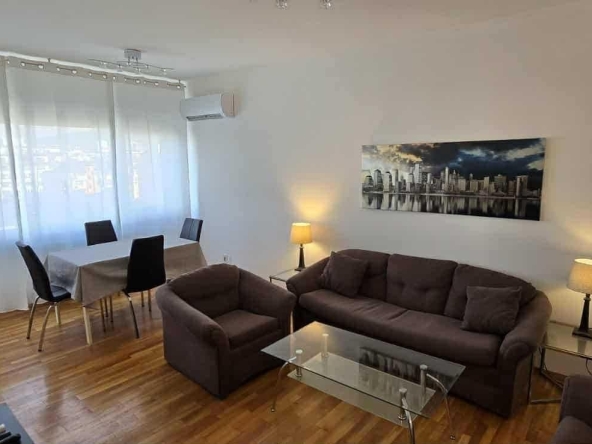 Дава се под наем Двустаен апартамент в София, Борово - 58 кв.м за 649 € - Снимка #1