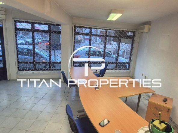 Дава се под наем Офис в Бургас, Център - 40 кв.м за 398.82 € - Снимка #1