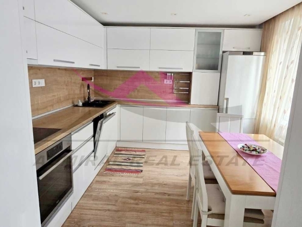 Дава се под наем Тристаен апартамент в Варна, Лятно кино Тракия - 70 кв.м за 648.21 € - Снимка #1