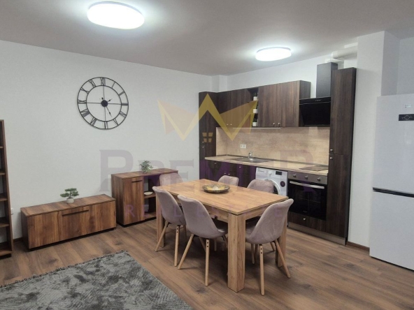 Дава се под наем Тристаен апартамент в Варна, Автогара - 80 кв.м за 663 € - Снимка #1