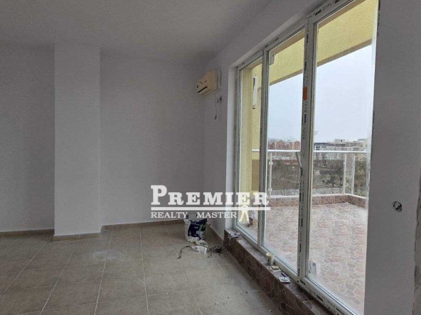 Двустаен апартамент в к.к. Слънчев бряг - 73 кв.м за 377 €/кв.м - Снимка #1