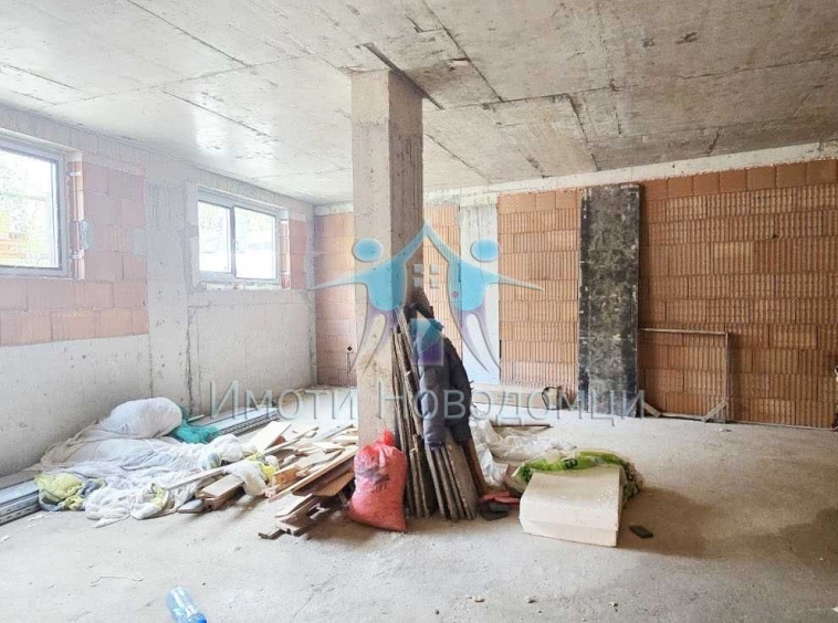 Едностаен апартамент в Шумен, Пазара - 62 кв.м за 756 €/кв.м - Снимка #1