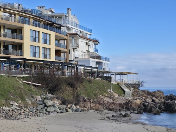 Дава се под наем Заведение в Созопол - 200 кв.м за 997.05 € - Снимка #1