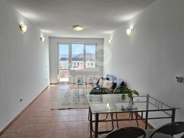 Двустаен апартамент в Велико Търново, Център - 71 кв.м за 1078 €/кв.м - Снимка #1