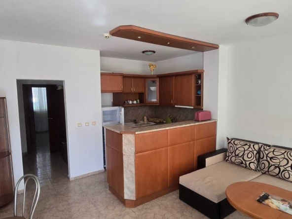 Дава се под наем Двустаен апартамент в Свети Влас - 70 кв.м за 348.84 € - Снимка #1