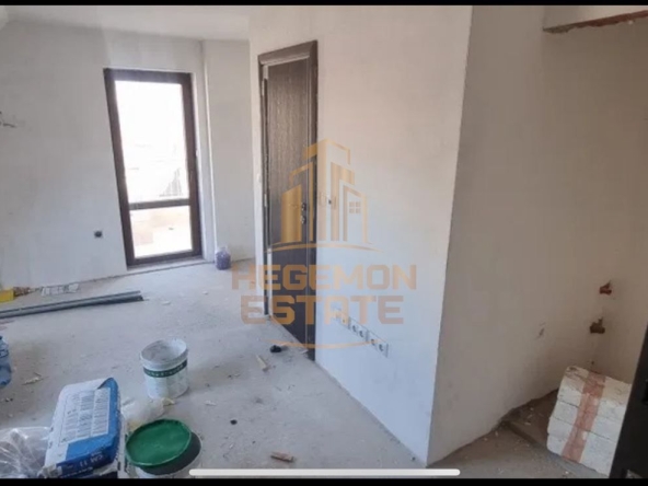 Едностаен апартамент в Варна, Център - 39 кв.м за 1821 €/кв.м - Снимка #1