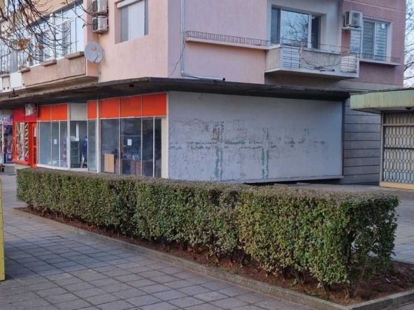 Магазин в Лясковец - 112 кв.м за 974 €/кв.м - Снимка #1