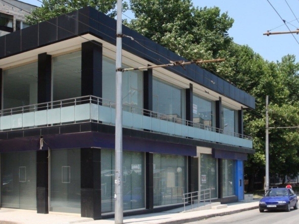 Магазин в Враца, Дъбника - 180 кв.м за 1739 €/кв.м - Снимка #1