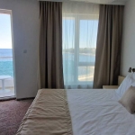 Дава се под наем Хотел в Китен - 1100 кв.м за 26000 € - Снимка #1