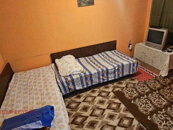 Къща в с. Юпер, Област Разград - 84 кв.м за 114 €/кв.м - Снимка #1