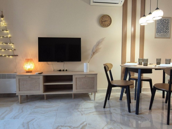 Дава се под наем Двустаен апартамент в Несебър - 68 кв.м за 650 € - Снимка #1