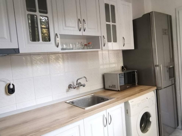 Дава се под наем Двустаен апартамент в Пловдив, Младежки Хълм - 60 кв.м за 500 € - Снимка #1