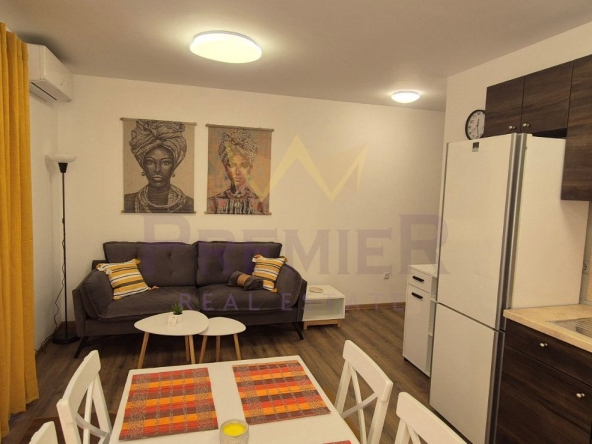 Дава се под наем Тристаен апартамент в Варна, Автогара - 80 кв.м за 612 € - Снимка #1