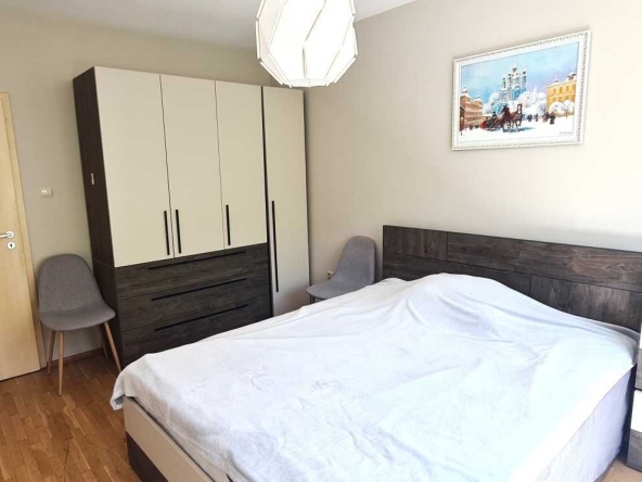 Дава се под наем Тристаен апартамент в София, Изток - 98 кв.м за 350 € - Снимка #1
