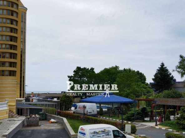 Двустаен апартамент в к.к. Слънчев бряг - 70 кв.м за 915 €/кв.м - Снимка #1