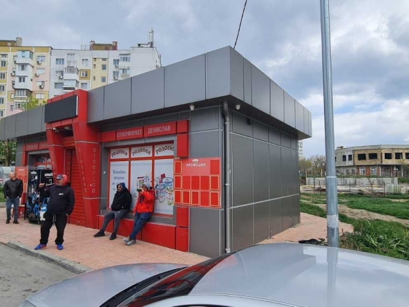 Дава се под наем Магазин в Варна, Кайсиева градина - 100 кв.м за 1173 € - Снимка #1