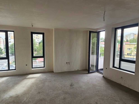 Тристаен апартамент в Стара Загора, Железник - център - 91 кв.м за 1231 €/кв.м - Снимка #1