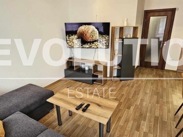 Дава се под наем Двустаен апартамент в Варна, Спортна зала - 55 кв.м за 650 € - Снимка #1