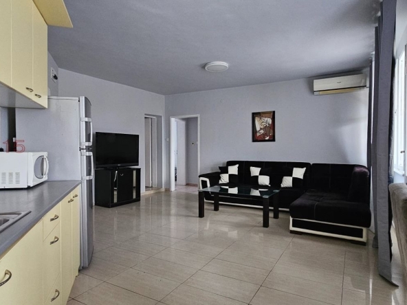 Дава се под наем Тристаен апартамент в Пловдив, Кършияка - 90 кв.м за 471.75 € - Снимка #1