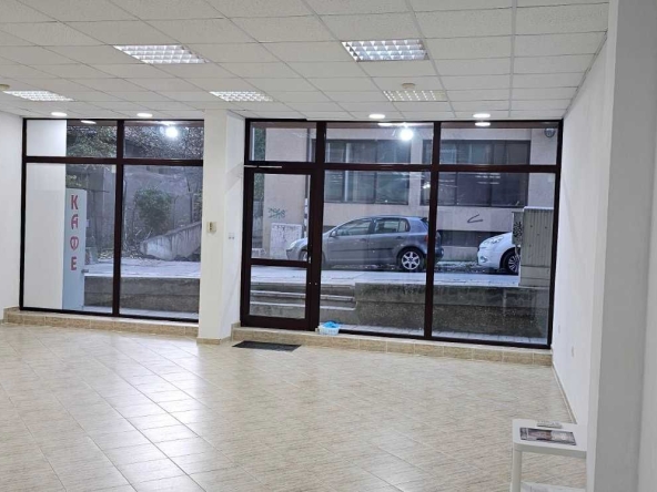 Дава се под наем Магазин в Варна, Център - 75 кв.м за 1020 € - Снимка #1