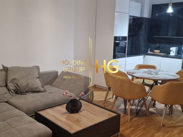 Двустаен апартамент в к.к. Св.Св. Константин и Елена - 77 кв.м за 1338 €/кв.м - Снимка #1