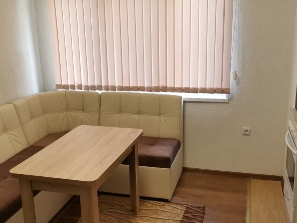 Дава се под наем Многостаен апартамент в Карлово - 888 кв.м за 255 € - Снимка #1
