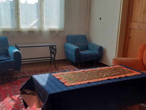 Дава се под наем Тристаен апартамент в Пловдив, Център - 110 кв.м за 357 € - Снимка #1