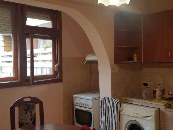 Дава се под наем Двустаен апартамент в Бургас, Меден рудник - зона А - 65 кв.м за 125 € - Снимка #1