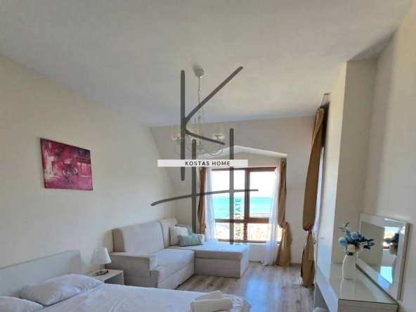 Двустаен апартамент в Варна, Аспарухово - 90 кв.м за 1556 €/кв.м - Снимка #1