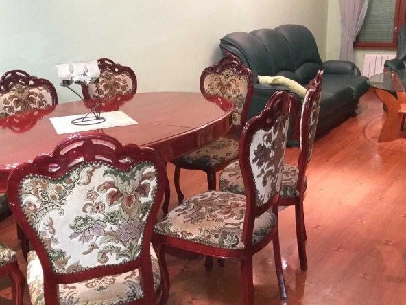 Дава се под наем Двустаен апартамент в Стара Загора, Център - 70 кв.м за 280.5 € - Снимка #1