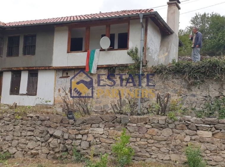 Къща в с. Голема Раковица, Област София-област - 72 кв.м за 1063 €/кв.м - Снимка #1