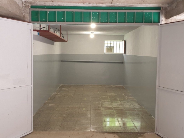 Дава се под наем Гараж / Паркомясто в Стара Загора, Център - 20 кв.м за 76.5 € - Снимка #1