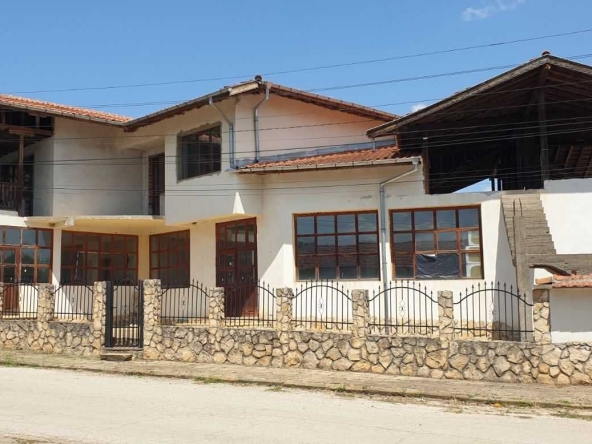 Къща в с. Горан, Област Ловеч - 580 кв.м за 150 €/кв.м - Снимка #1