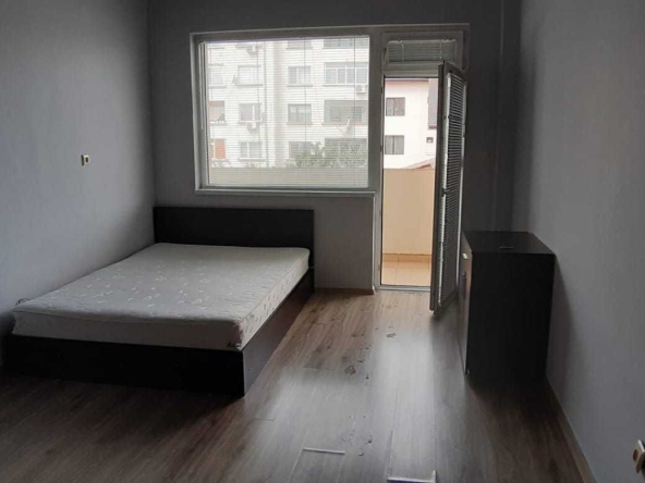 Дава се под наем Двустаен апартамент в Търговище, Център - 78 кв.м за 255 € - Снимка #1