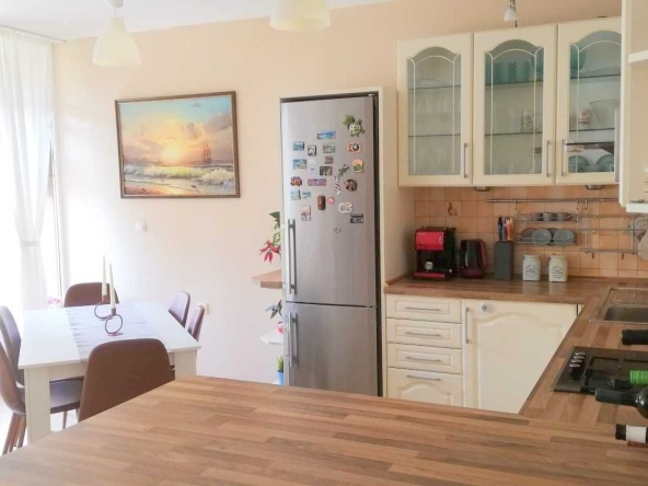 Дава се под наем Двустаен апартамент в София, Зона Б-18 - 80 кв.м за 760 € - Снимка #1