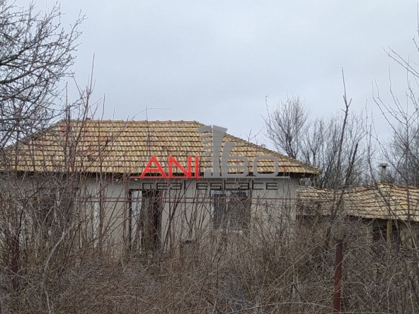 Къща в с. Метличина, Област Варна - 4890 кв.м за 8 €/кв.м - Снимка #1