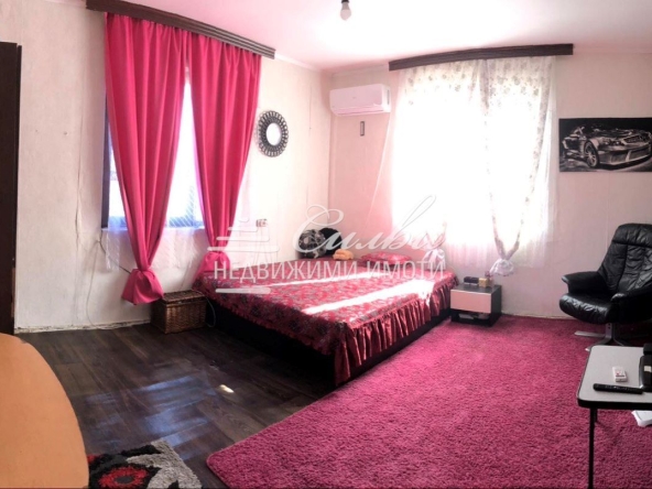 Къща в с. Ивански, Област Шумен - 61 кв.м за 795 €/кв.м - Снимка #1