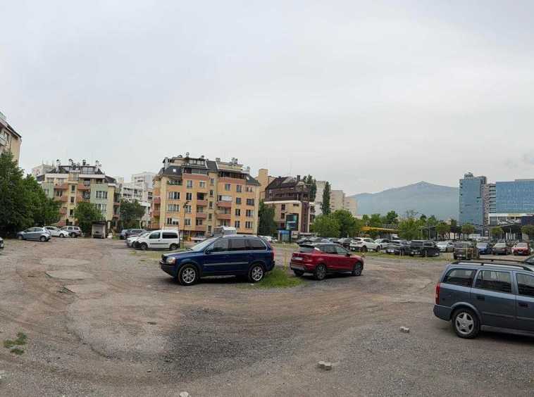 Дава се под наем Гараж / Паркомясто в София, Борово - 1 кв.м за 99.45 € - Снимка #1