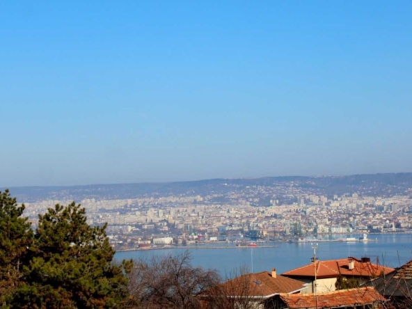 Къща в Варна, Галата - 380 кв.м за 1422 €/кв.м - Снимка #1