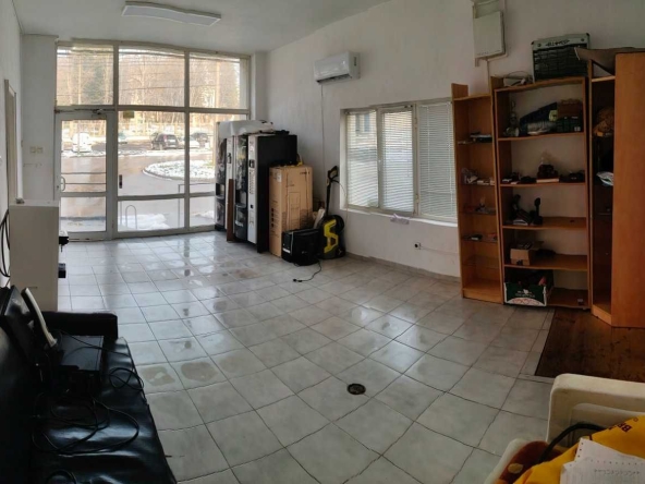 Дава се под наем Офис в Разград, Варош - 34 кв.м за 179.52 € - Снимка #1