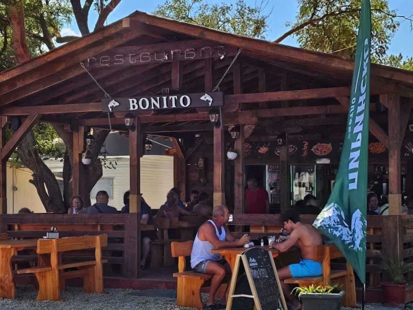 Дава се под наем Заведение в Черноморец - 100 кв.м за 22950 € - Снимка #1