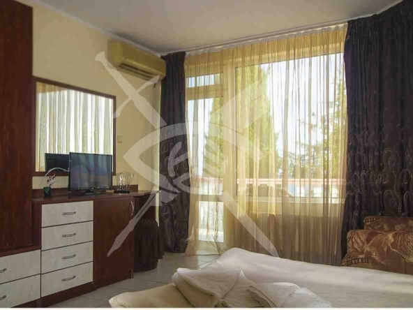 Хотел в Несебър - 780 кв.м за 863 €/кв.м - Снимка #1