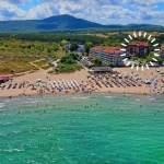 Дава се под наем Двустаен апартамент в Царево - 88 кв.м за 1495.83 € - Снимка #1