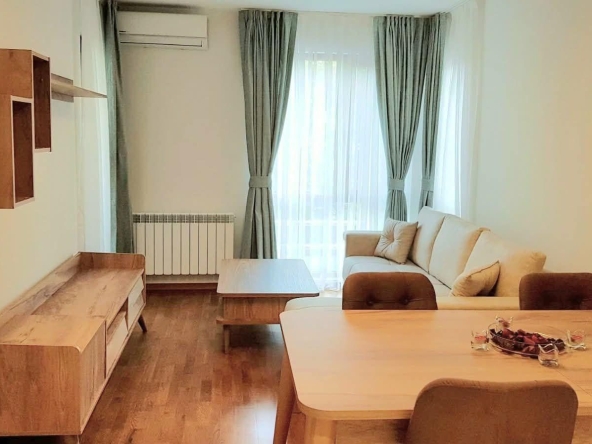 Дава се под наем Тристаен апартамент в София, Банишора - 98 кв.м за 897.6 € - Снимка #1