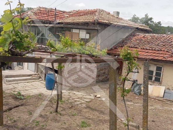 Къща в с. Климаш, Област Бургас - 100 кв.м за 85 €/кв.м - Снимка #1