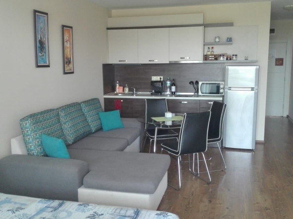 Дава се под наем Едностаен апартамент в Черноморец - 50 кв.м за 81.6 € - Снимка #1