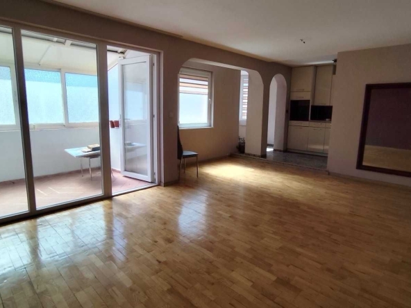 Тристаен апартамент в Благоевград, Грамада - 93 кв.м за 1682 €/кв.м - Снимка #1